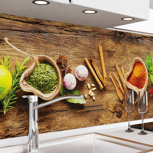 Küchenrückwand selbstklebend - Gewürze auf Holz